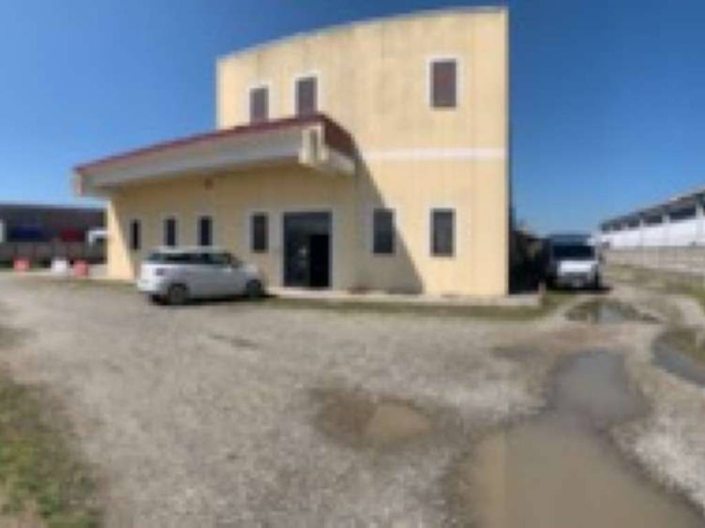 locale commerciale in vendita a San Pietro Mosezzo