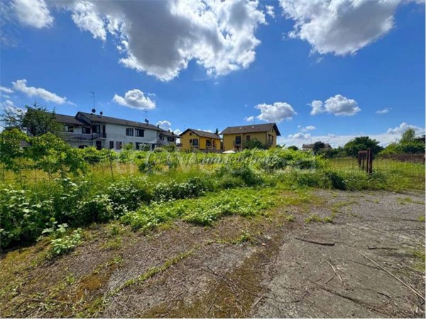 terreno edificabile in vendita a San Pietro Mosezzo in zona Mosezzo
