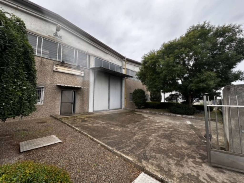 locale commerciale in vendita a San Pietro Mosezzo