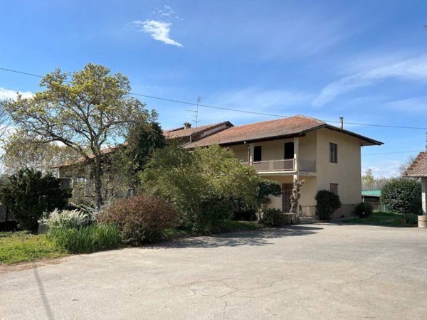 casa indipendente in vendita a Sillavengo