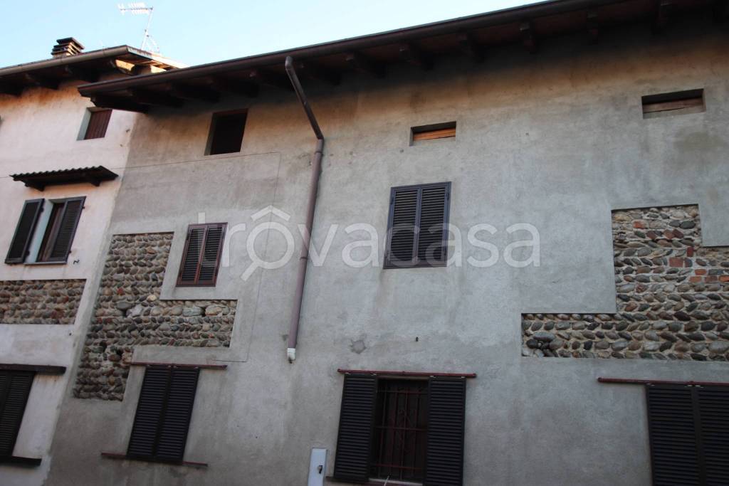 casa indipendente in vendita a Sillavengo