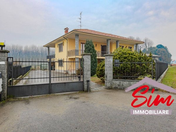 casa indipendente in vendita a Sillavengo