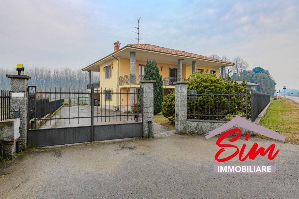 casa indipendente in vendita a Sillavengo