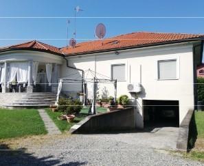 casa indipendente in vendita a Sizzano
