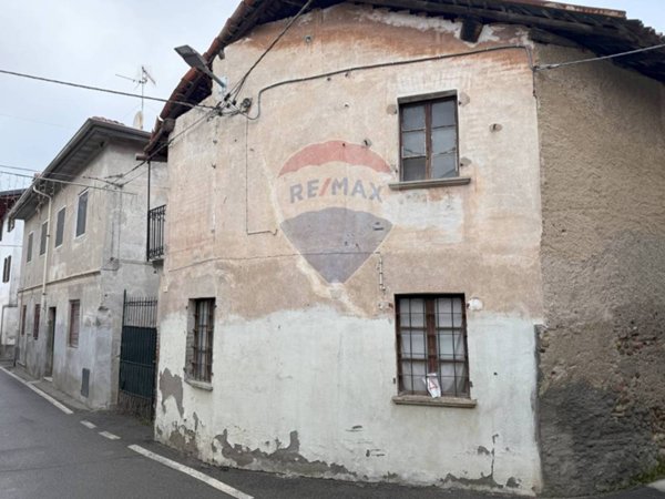 casa indipendente in vendita a Sizzano