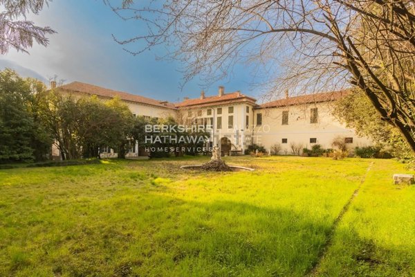 casa indipendente in vendita a Sizzano