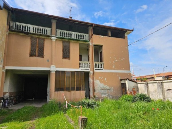 casa indipendente in vendita a Sizzano