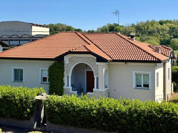 casa indipendente in vendita a Sizzano