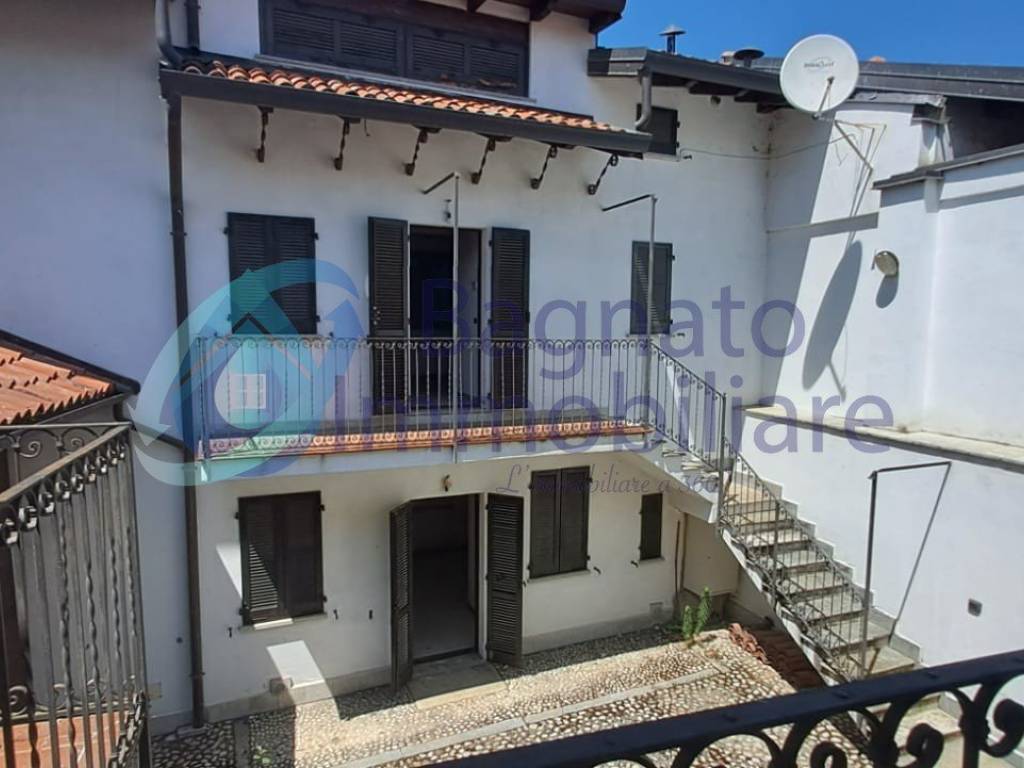 casa indipendente in vendita a Sizzano