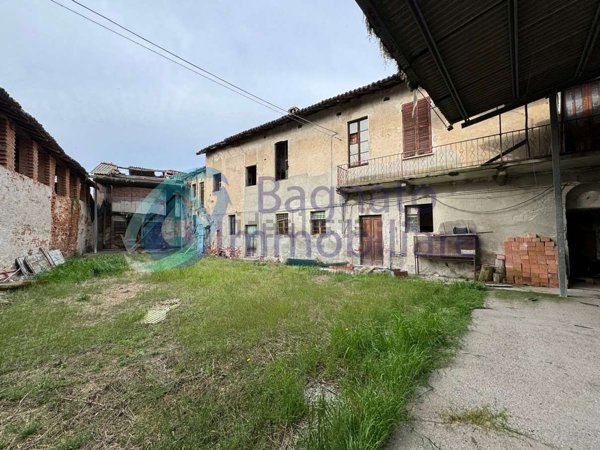 casale in vendita a Sozzago
