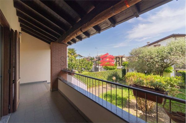 casa indipendente in vendita a Sozzago