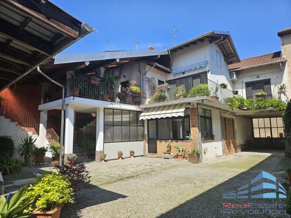 casa indipendente in vendita a Sozzago