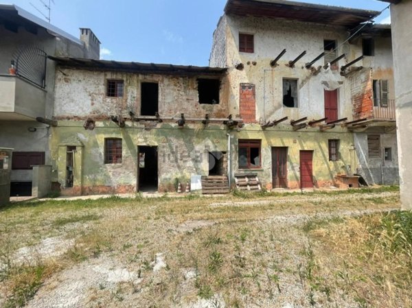 quadrivano in vendita a Sozzago
