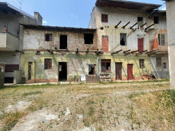 casa indipendente in vendita a Sozzago