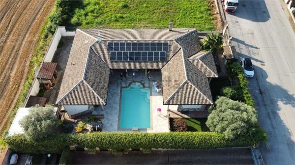 casa indipendente in vendita a Sozzago
