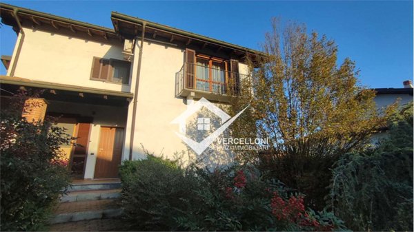 casa indipendente in vendita a Sozzago