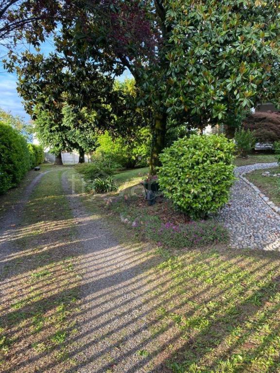casa indipendente in vendita a Sozzago
