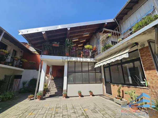 casa indipendente in vendita a Sozzago