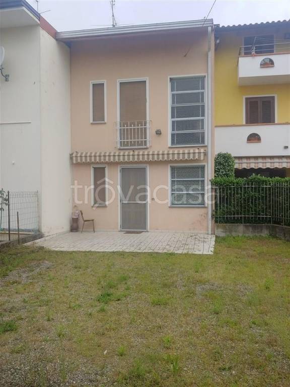 casa indipendente in vendita a Suno in zona Baraggia