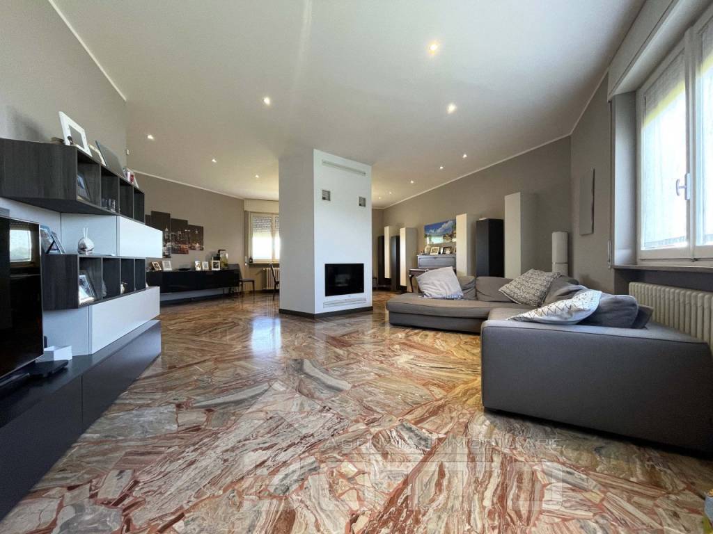 casa indipendente in vendita a Suno