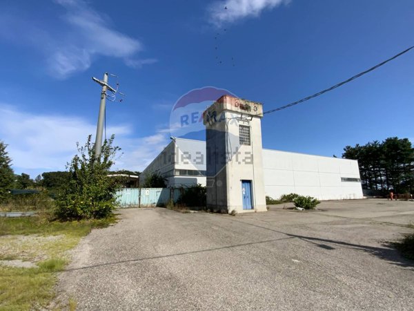locale di sgombero in vendita a Suno