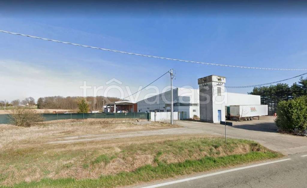 locale commerciale in vendita a Suno in zona Pieve