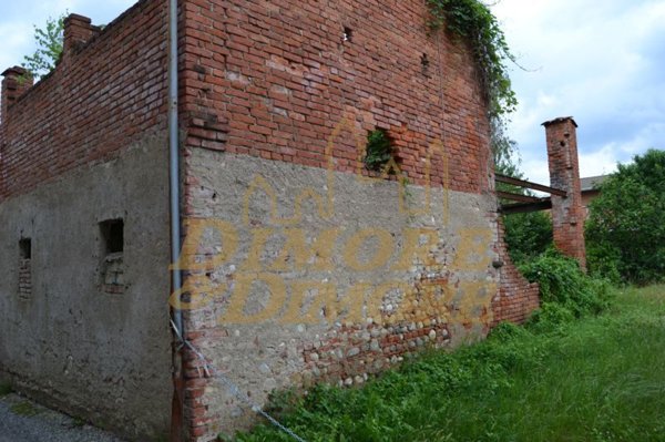pentavano in vendita a Suno