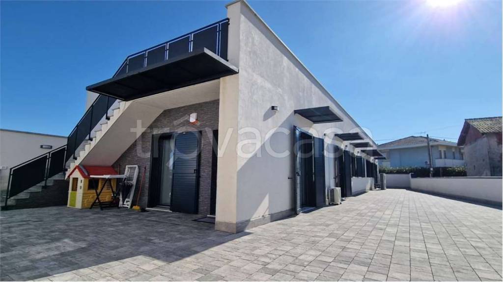 casa indipendente in vendita a Suno in zona Baraggia