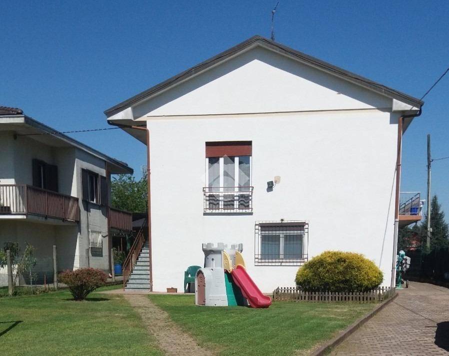 casa indipendente in vendita a Suno in zona Baraggia