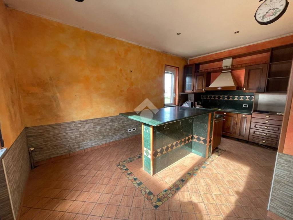casa indipendente in vendita a Suno in zona Baraggia