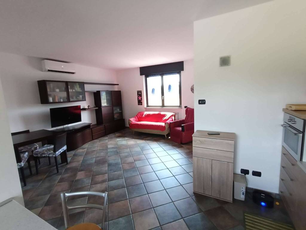 casa indipendente in vendita a Suno in zona Baraggia