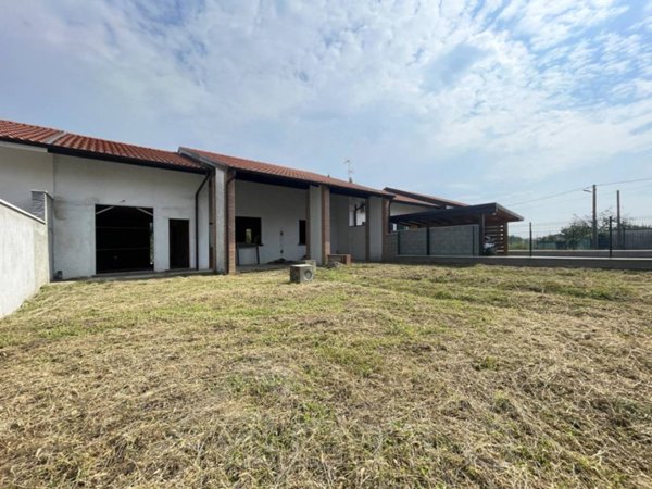 casa indipendente in vendita a Suno in zona Baraggia