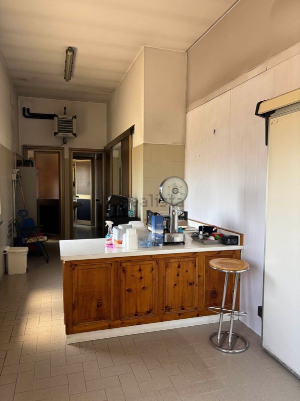 negozio in vendita a Suno