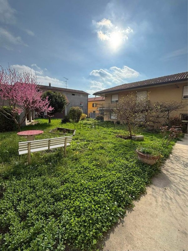 casa indipendente in vendita a Suno