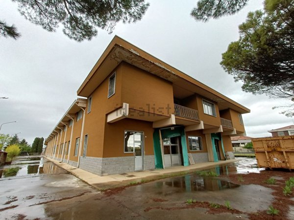 capannone in vendita a Suno