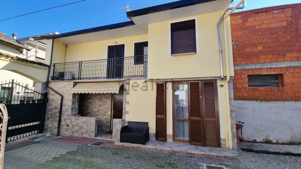 casa indipendente in vendita a Suno