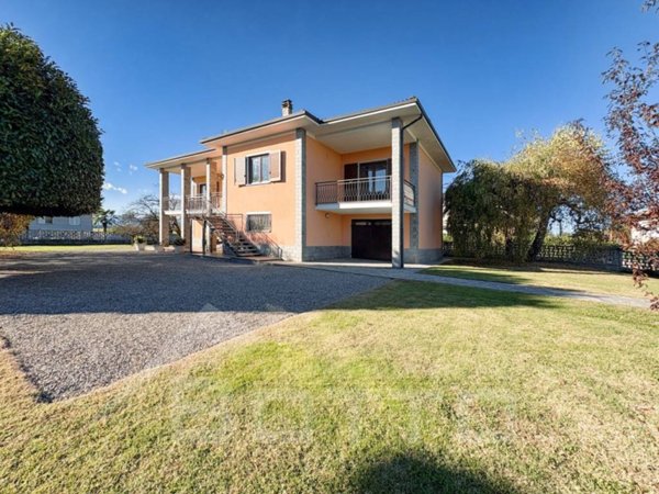 casa indipendente in vendita a Suno