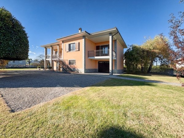 casa indipendente in vendita a Suno