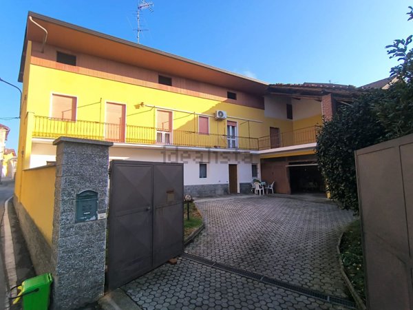 casa indipendente in vendita a Suno