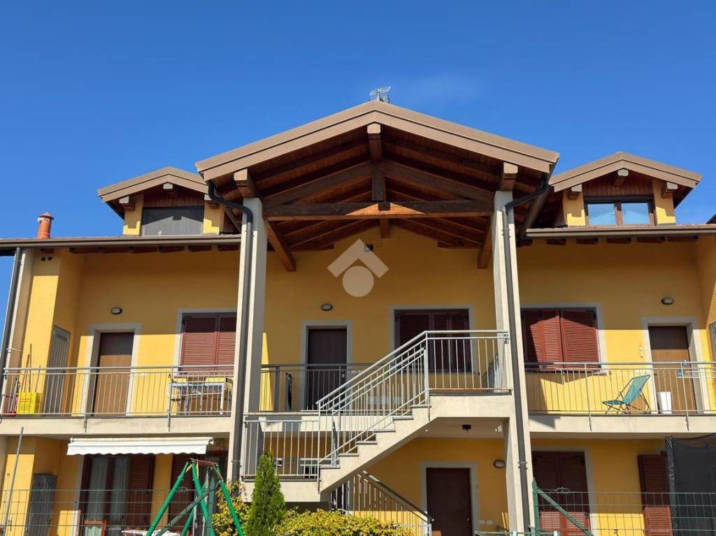 appartamento in vendita a Suno in zona Baraggia