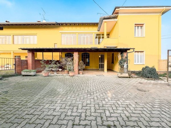 casa indipendente in vendita a Suno