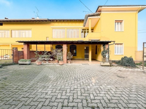 casa indipendente in vendita a Suno