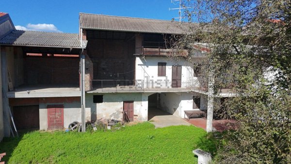 casa indipendente in vendita a Suno