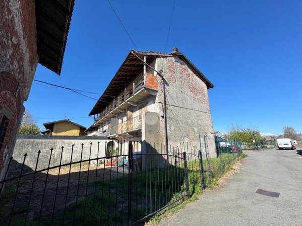 casa indipendente in vendita a Suno in zona Baraggia