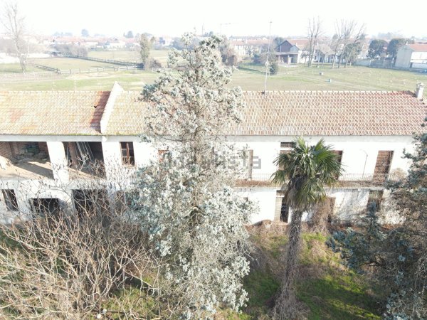 casale in vendita a Tornaco