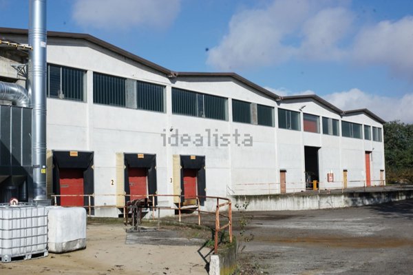 locale di sgombero in vendita a Tornaco