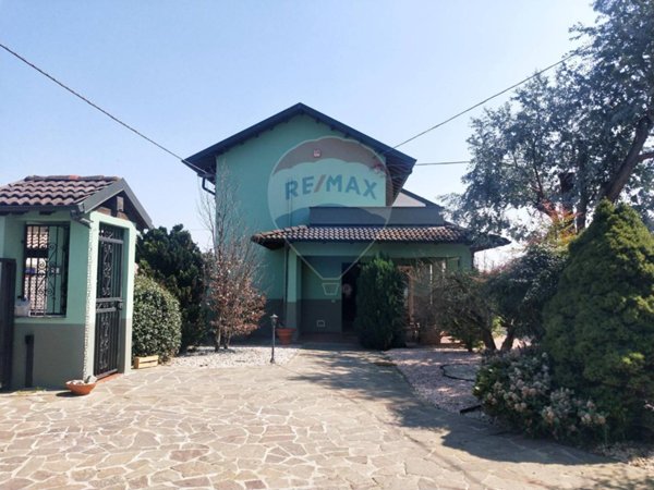 casa indipendente in vendita a Tornaco