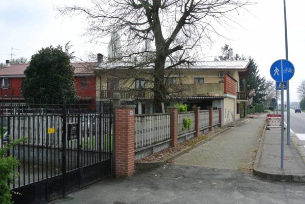 casa indipendente in vendita a Tornaco