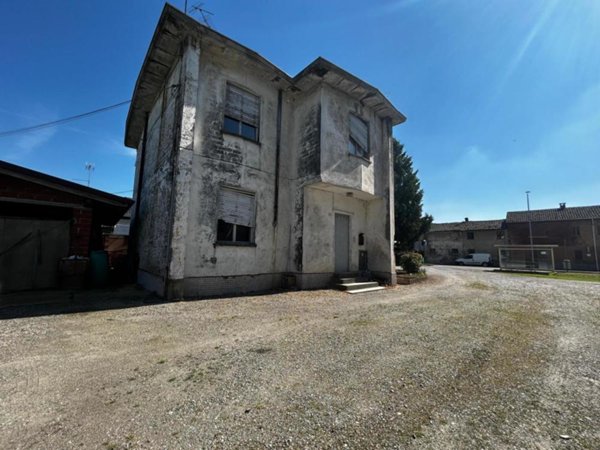 casa indipendente in vendita a Tornaco
