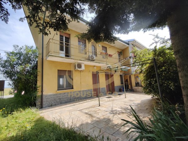 casa indipendente in vendita a Tornaco